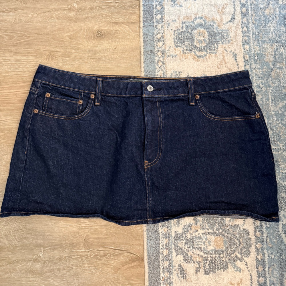 Abercrombie & Fitch Mid Rise Denim Mini Skirt